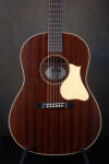 Iris Guitars Iris OG Natural nitro Mahagóni tető és figurás mahagóni hát 43 mm akusztikus gitár