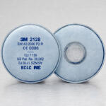 3M 2128 P2 R por- és részecskeszűrő aktív szénnel 5000/6000/7500 sorozathoz, pár () (2128)