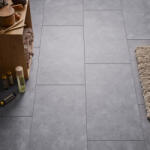 VOX Parchet SPC VOX Rigio rezistent la apa, decor Beton Gri Inchis - 1, 8 mp cutie (10 placi), 600 300 5 mm, clasa R9 (DF-6056115)