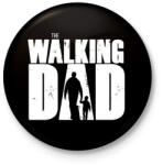 printfashion The walking dad - apa egy gyerekkel - fehér - Kitűző, hűtőmágnes - Fekete (18441929)