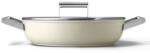 Smeg Oală joasă cu capac Smeg DPF2812CRM, 28 cm, 4, 3 l, acoperire ceramică antiaderentă, potrivită pentru cuptor până la 250 °C, fără PFAS, compatibilă cu plitele cu inducție, culoare crem (DPF2812CRM)