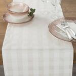 Takoy Traversă de masă crem 40x140 cm din țesătură jacquard FLASH, cu model de Crăciun în carouri și inserții de fir auriu deschis Fata de masa