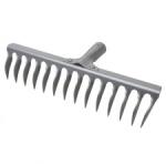 Evotools Grebla zincata Evotools, cu 14 dinti si latime de 350 mm, are cap din otel carbon acoperit cu zinc, elastic si protejat impotriva ruginii, manson conic de 32 mm realizat prin roluire si dinti rasuciti Grebla
