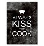 SteelPoster Fém poszter Kiss the cook black Tábla Tepsi 22 x 31 cm +ajándék (plakat dekoracyjny, metalowa tablica, szyld)