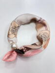 Shopika Esarfa colier satinata cu perla decorativa si inchidere magnetica, model floral roz pe fond alb