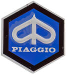 Piaggio jelvény 31mm Piaggio Váz, idomok és járműkiegészítők Matricák és járműdekoráció Emblémák, jelvények és típusfeliratok