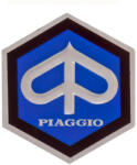 Piaggio jelvény 26mm Piaggio Váz, idomok és járműkiegészítők Matricák és járműdekoráció Emblémák, jelvények és típusfeliratok