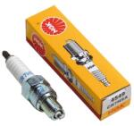 NGK CR7HSA (4549) gyújtógyertya NGK Elektromos alkatrészek Gyújtásrendszer Gyújtógyertyák és gyújtótrafók Gyújtógyertyák - motomotors - 3 240 Ft