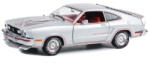  Modele auto și moto model 1/18 Ford Mustang II King Cobra in Silver Metallic with Red and Black Stripes - Greenlight - 1: 18 ( délka 25 cm )