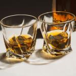 Thumbs Up Set de 2 pahare rasucite pentru whisky cu cuburi de piatra racoritoare Pahar