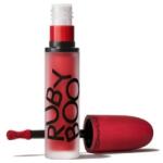 M·A·C MAC, Powder Kiss, Mat, Ruj lichid, Ruby Boo Roșu, 5 ml