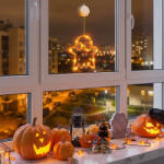  Halloween-i világító dekoráció - szellem - tapadókorongos - 12 LED - 20 x 18, 5 cm - 3 x AAA (56588A)
