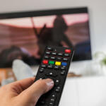 Delight Univerzális TV távirányító - 250+ típushoz - fekete - 2 x AAA (39680)