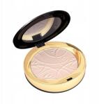 Eveline Cosmetics Celebrities Préselt kőpúder No. 021 Ivory