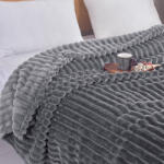 To megalo pazari Pătură Catifea Single 160x240cm Velvet Striped Dark Grey TMP-3545 (TMP-3545)