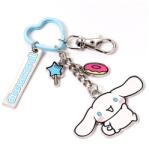Carat Shop Breloc The Carat Shop Hello Kitty - Cinnamoroll cu accesorii decorative (HKKR0019)