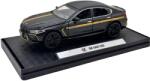 JPT Macheta metalica BMW M8 Competition negru cu auriu scara 1: 32 cu usi capota si portbagaj mobile (JPT)