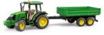 BRUDER John Deere 5115 M pótkocsival (02108)