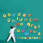 BeKid Stickere perete copii alfabet si cifre - 50 x 56 cm