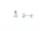  Ezüst fülbevaló Swarovski kristállyal. 4 mm