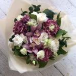 ImodFlowers Buchet cu trandafiri albi si cymbidium