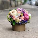 ImodFlowers Aranjament floral cu hortensia si minitrandafiri