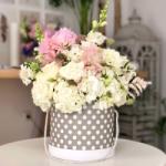 ImodFlowers Aranjament floral in cutie cu flori albe