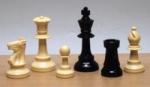 HOT Games Staunton 6 műanyag sakkfigura készlet, súlyozott 93mm 650411 (HOT12401)