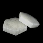  Suport Grid pentru Reincarcare Hexagon din Selenit Alb - 65-67 x 65-67 x 15 mm