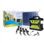  Set generator de curent cu panou solar 10 W, acumulator 12V/7Ah, 4 becuri LED, lanterna, 4xUSB, radio & MP3 player