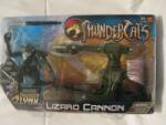 BANDAI Set ThunderCats cu Figurina Lizard Cannon si automobilul sau (TCLC) Figurina