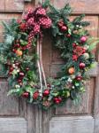 ImodFlowers Coronita din brad natural cu accesorii rosii