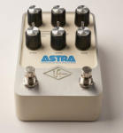 Universal Audio Astra Modulation Machine sztereó modulációs effekt pedál
