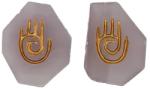  Simbolul Hopi - Mana Vindecatoare pe Fluorit Purpuriu - 32-38 x 25-31x 11 mm - 1 Buc
