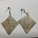  Rombusz alakú fülbevaló - arany színű