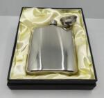  Rozsdamentes flaska tölcsérrel díszdobozban