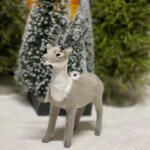 Decoration & Design Szarvasbika álló műanyag, textil 15x5x18cm szürke karácsonyi figura (DD54291)