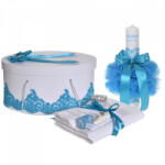 Produs vandut si livrat de S. C. Denikos Creativ S Set elegant trusou botez, cutie trusou si lumanare personalizata cu nume, decor dantela Turcoaz, Denikos® 942