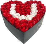 Colorissima Litera U din Trandafiri in Cutie in Forma de Inima - colorissima - 99,00 RON