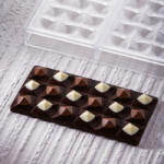 Pavoni Tablete Ciocolata 15.4 x 7.7 x H 1.4 cm - Matrita policarbonat Piramida, 3 cavitati (PC5009FR) Forma prajituri si ustensile pentru gatit