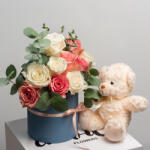 ImodFlowers Cutie cu trandafiri albi si roz