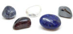  Oroszlán - szodalit, hegyikristály, gránát, hematit, lapis lazuli ásvány marokkövek