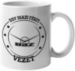  Egy igazi férfi Uazt vezet bögre (egyigaziferfilanduaztvezet_bogre)